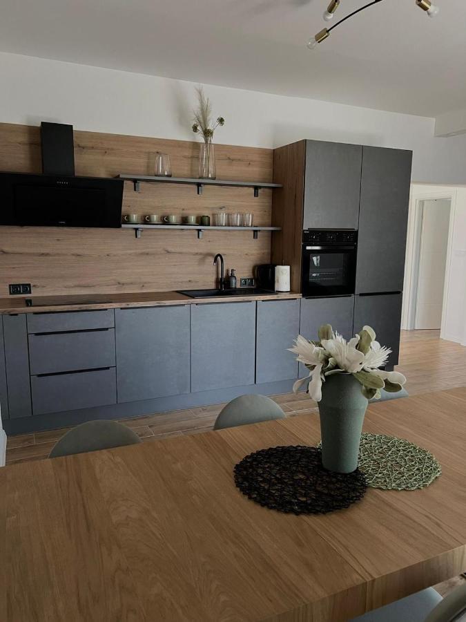 Gemini Apartment *